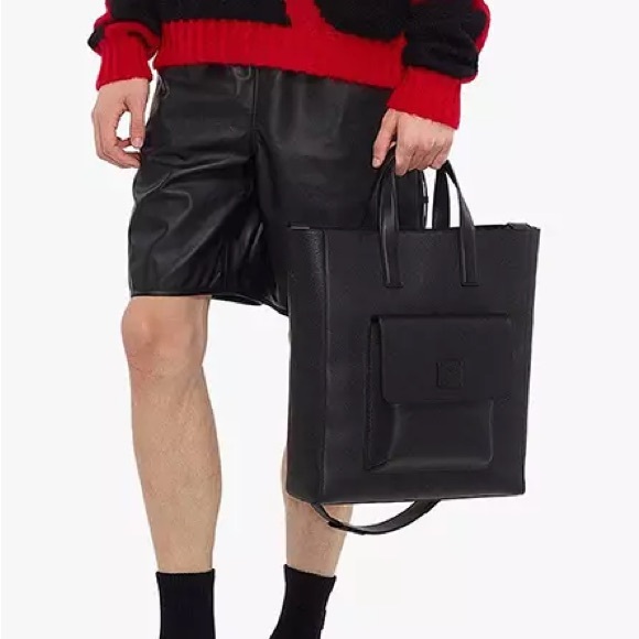 Still NWT! MCM Klassik Tote In Embossed Spanish Leather. I have not carried it! - Picture 4 of 8